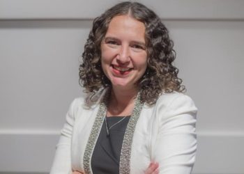 Alianza público-privada concreta 5.000 becas en habilidades digitales e IA en Chile