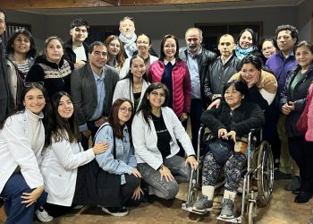 Alianza público-privada concreta 5.000 becas en habilidades digitales e IA en Chile