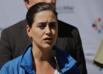 Alianza público-privada concreta 5.000 becas en habilidades digitales e IA en Chile