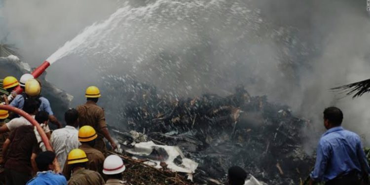 Perro ingresó a sala de clases y mordió a cuatro estudiantes en Limache