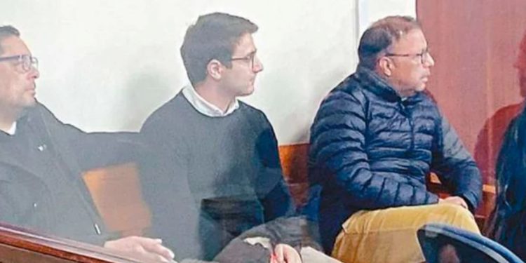 Tribunal aclara que Alcalde de Concón sigue formalizado y fijó nueva audiencia para su hermano