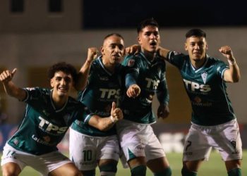 Wanderers mira el ascenso tras goleada aplastante por 5-1 a Cobreloa