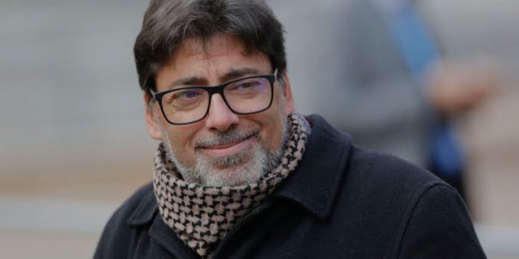 Allanan domicilio de Claudio Orrego y oficinas del Gore Metropolitano por orden de la fiscalía