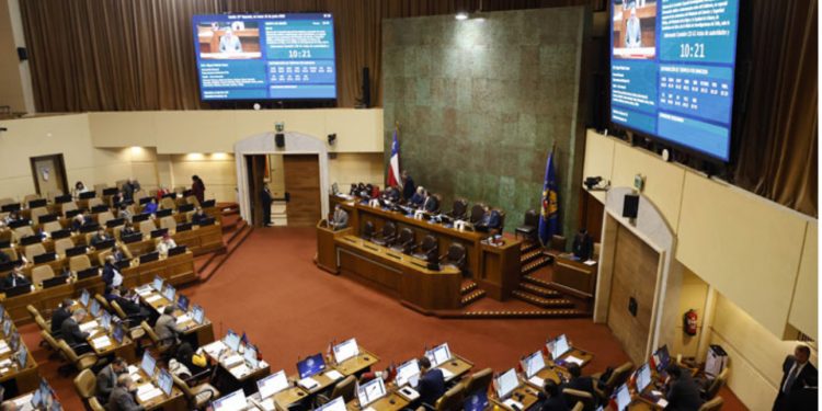 Familia chilena inspira a miles de inmigrantes desde Miami con serie en redes sociales