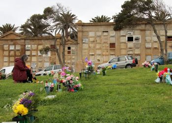 Cormuval deberá indemnizar a 21 familias por caso de tumbas inundadas en Valparaíso