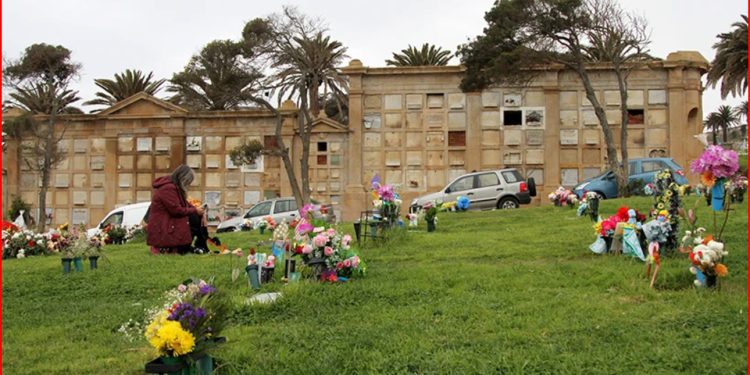 Cormuval deberá indemnizar a 21 familias por caso de tumbas inundadas en Valparaíso