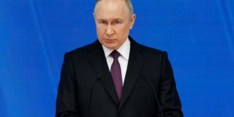 Ingresan querella contra médicos de Hospital Gustavo Fricke tras muerte de recién nacida