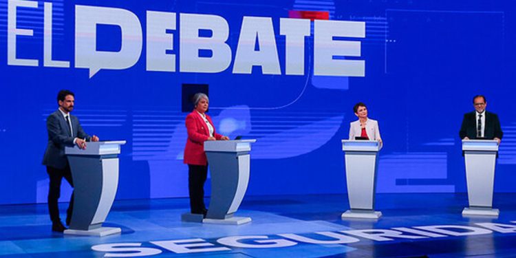 Ingresan querella contra médicos de Hospital Gustavo Fricke tras muerte de recién nacida