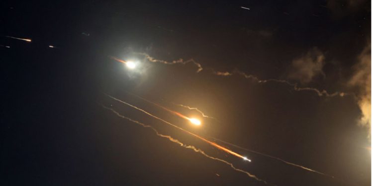 Comenzó plan de retiro de kioscos abandonados en el plan y cerros de Valparaíso