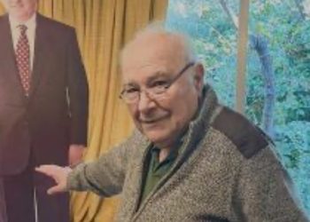 Alcaldesa de Vitacura anuncia suspensión de dos funcionarios tras video sexual en oficinas