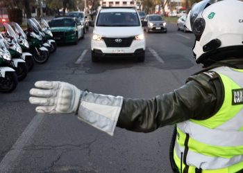 Contraloría detecta que Carabineros no incautó 626 autos robados en fiscalizaciones