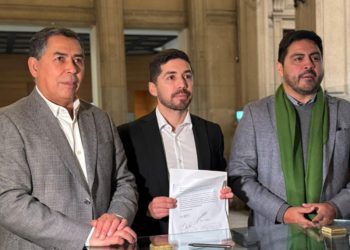 Instruyen sumario administrativo por mancha de petróleo en caleta El Membrillo