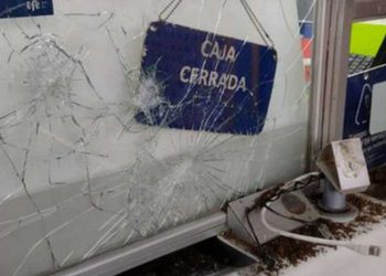 Instruyen sumario administrativo por mancha de petróleo en caleta El Membrillo