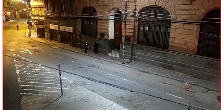 Difunden momento exacto en el que fue vandalizado el Registro Civil