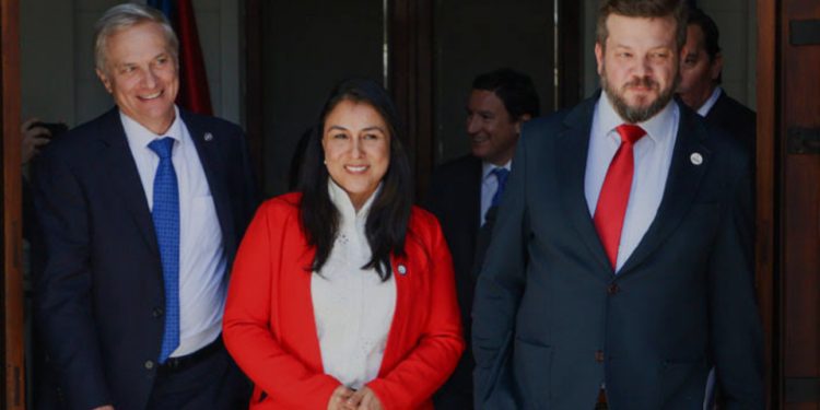 Aduana decomisó 783 kilos de precursores químicos en operativo en el puerto de San Antonio