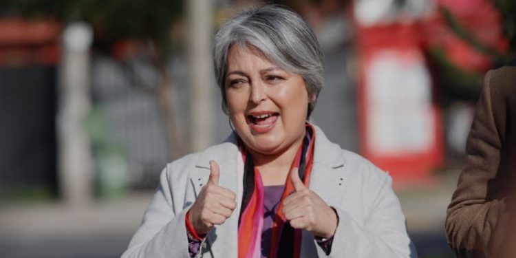 12.000 jóvenes comenzaron a recibir computadores con internet de la Beca TIC en la Región de Valparaíso