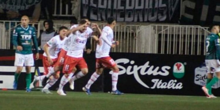 Carabineros arresta a hombre por tener celulares robados en Valparaíso