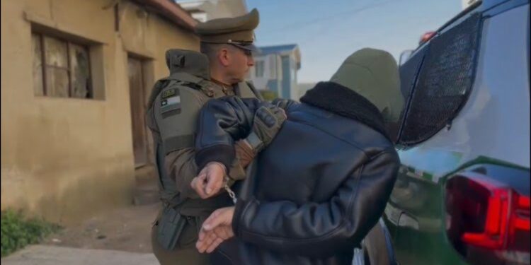 Carabineros arresta a hombre por tener celulares robados en Valparaíso