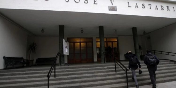 Carabineros arresta a hombre por tener celulares robados en Valparaíso