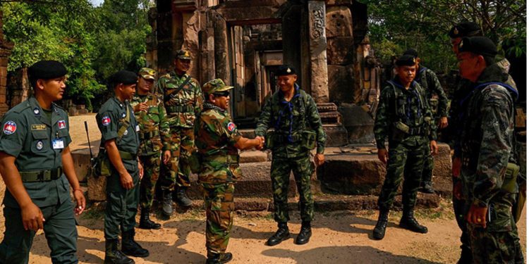 Soldados de Camboya y Tailandia se enfrentan a disparos en zona fronteriza