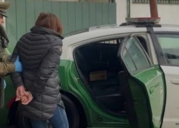 Detienen a asistente de párvulos acusada de quemar y agredir brutalmente a su hijo en Llolleo