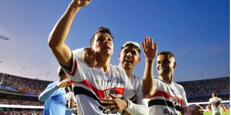 Gonzalo Tapia debuta en gol con Sao Paulo en el Brasileirao