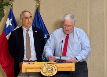 Encuentran automóvil quemado que sería del hombre asesinado en su casa en Curacaví