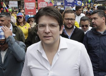 Operativo nocturno salva a tres kayakistas atrapados en el río Aconcagua en Concón