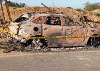 Encuentran automóvil quemado que sería del hombre asesinado en su casa en Curacaví