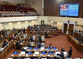 Encuentran automóvil quemado que sería del hombre asesinado en su casa en Curacaví