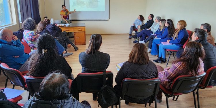 Departamentos Salud y Educación impulsan alianza intersectorial para mejorar la salud mental y nutricional de estudiantes de Quillota
