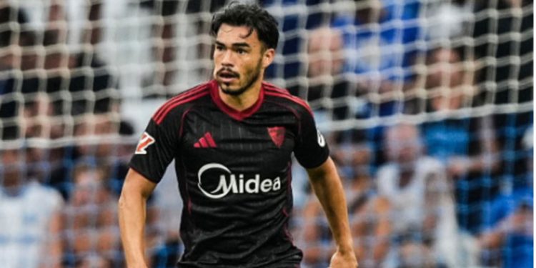 Motochorros asaltan a comerciante extranjero de Meiggs y le roban $100 millones