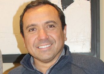 Patricio Góngora renuncia a directorio de Canal 13 tras ser vinculado a «red de bots» que beneficiaría a José Antonio Kast