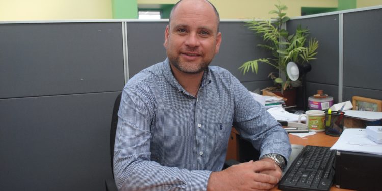 Ramón Díaz Eterovic obtiene el Premio Nacional de Literatura 2025