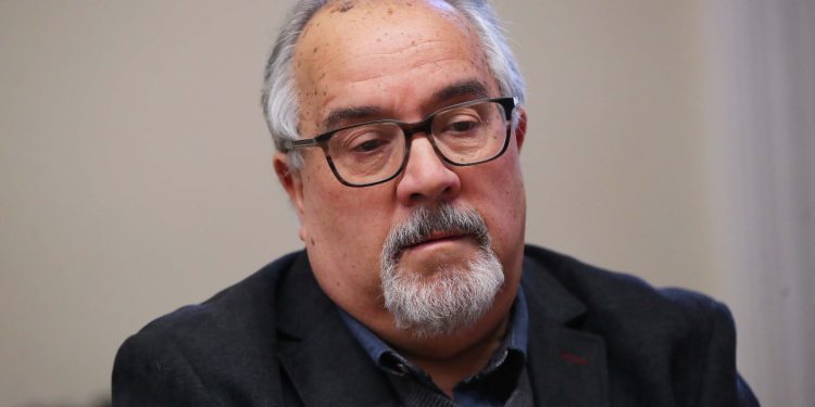 Ramón Díaz Eterovic obtiene el Premio Nacional de Literatura 2025