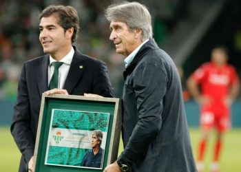 Emotivo homenaje del Betis a Manuel Pellegrini