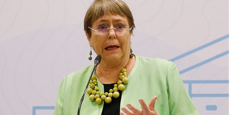 Trabajadores portuarios se movilizaron por el centro de Valparaíso