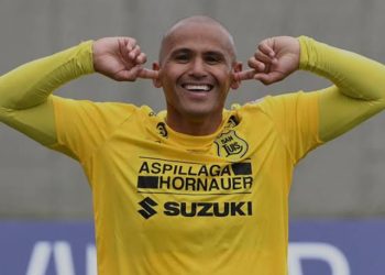 Dorothy Pérez recibe ovación del mundo empresarial en ENADE