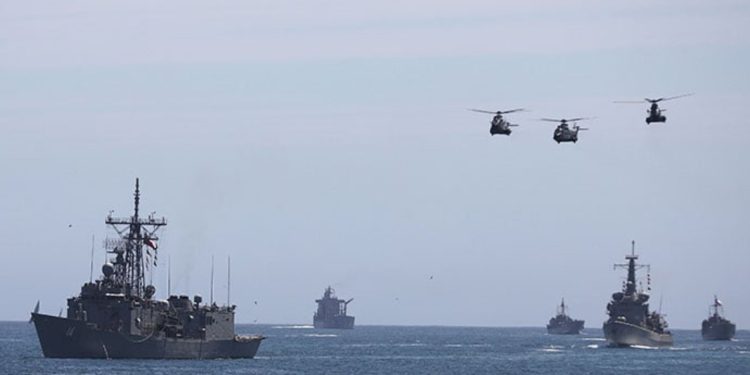 Unidades navales de la Armada retornaron a Valparaíso tras entrenamiento en el sur de Chile