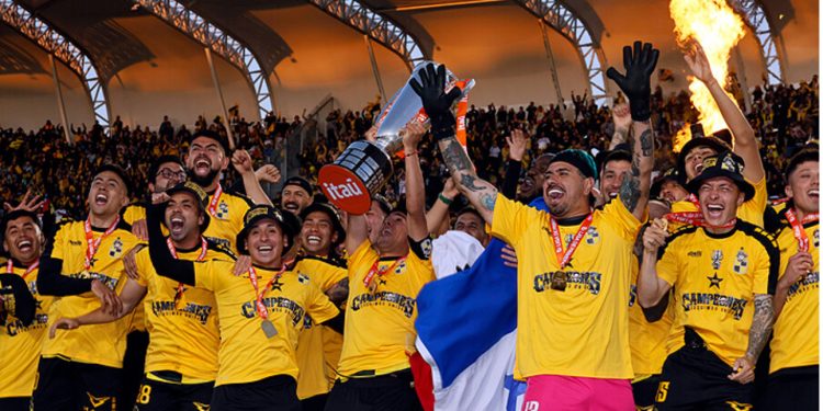 Suspenden clases en sectores de Iquique y Alto Hospicio por incendio en la Zofri