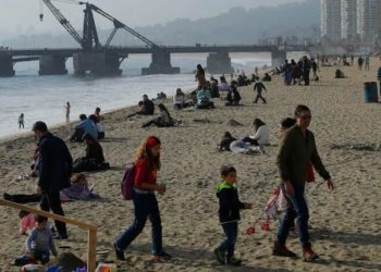 Suspenden clases en sectores de Iquique y Alto Hospicio por incendio en la Zofri