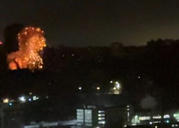 Un muerto y al menos 15 heridos por ataque masivo ruso contra capital de Ucrania