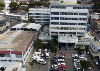 Diputado Cuello exige solución a grave situación sanitaria de escuela Teniente Julio Allende de Peñuelas