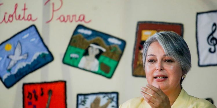 Jeannette Jara propone Sistema Nacional de Financiamiento Cultural y contrato especial para formalizar trabajo artístico