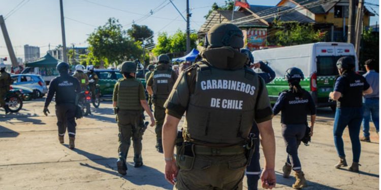 Graves incidentes en desalojo de feria navideña ilegal