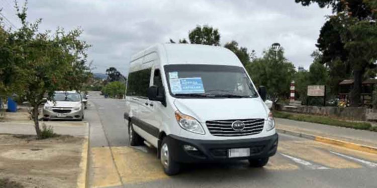 Transporte rural subsidiado comienza a operar en Zapallar tras años de espera