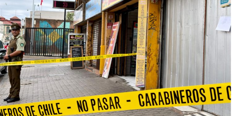 Golpean a vigilante privado en la cabeza durante asalto en Valparaíso