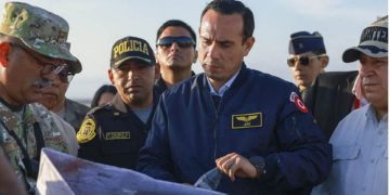 Donald Trump dice que espacio aéreo de Venezuela debe considerarse como cerrado en su totalidad