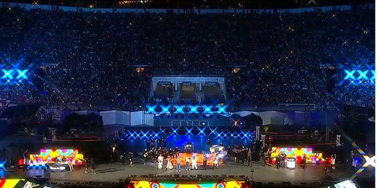 Donald Trump dice que espacio aéreo de Venezuela debe considerarse como cerrado en su totalidad