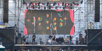 Donald Trump dice que espacio aéreo de Venezuela debe considerarse como cerrado en su totalidad